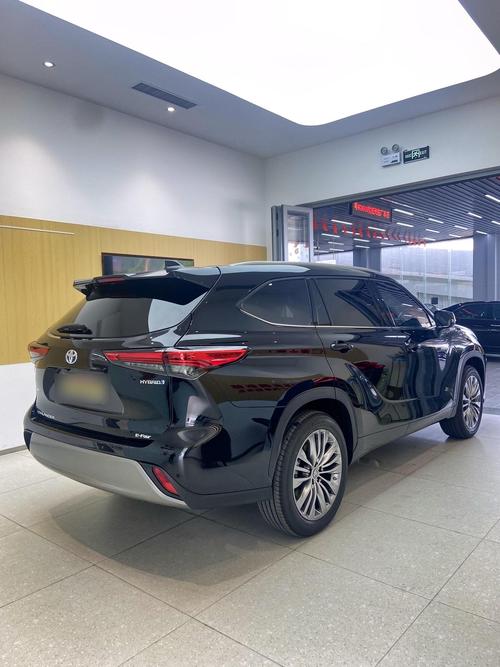 丰田汉兰达2023款油电混合动力 2022款汉兰达油电混合动力