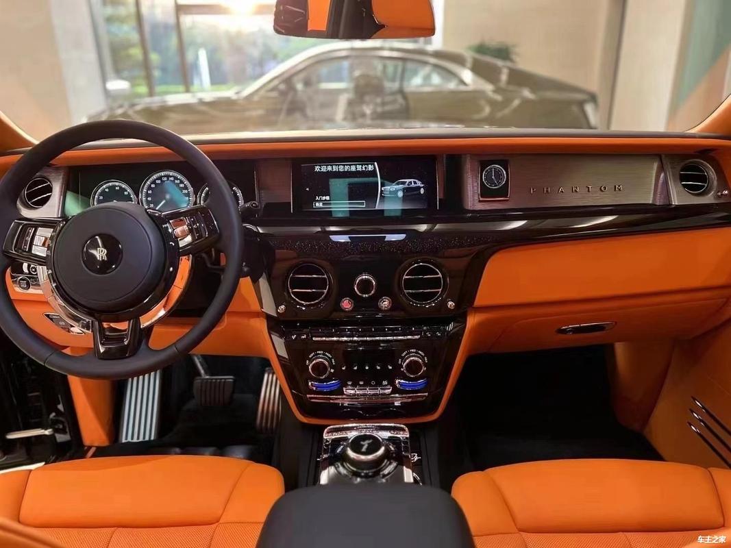 幻影劳斯莱斯内饰(劳斯莱斯幻影车内的图片大全)