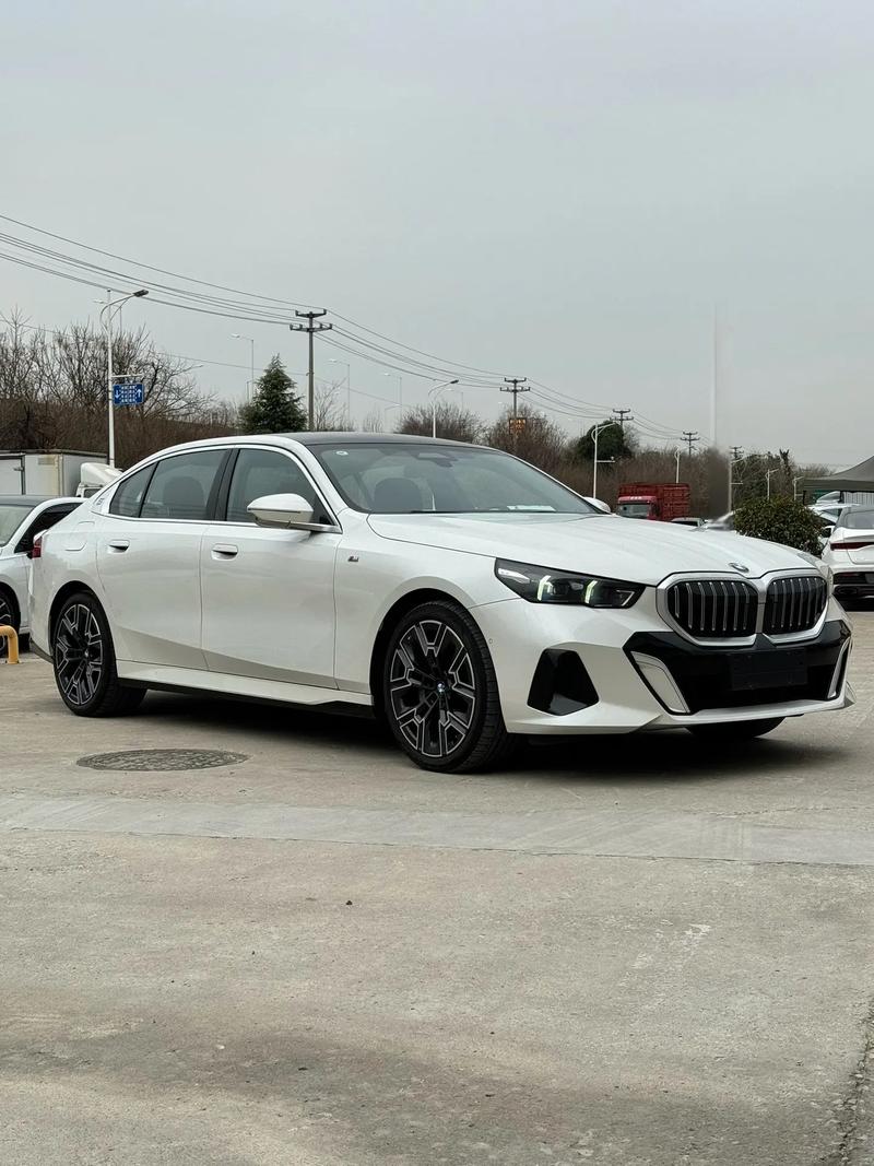 宝马2024款5系(2024年宝马5系)