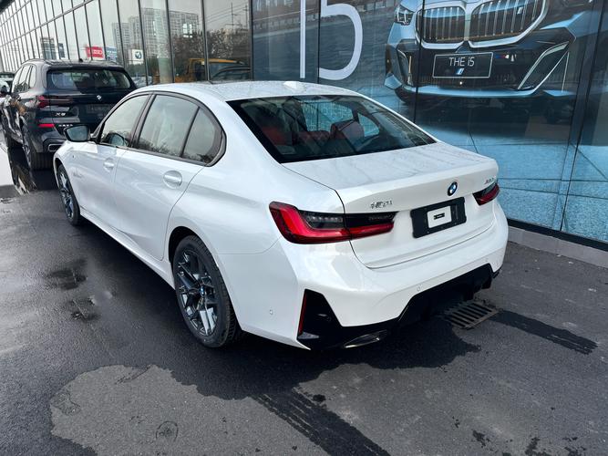 宝马2022款330i落地价多少(宝马330i 落地价)