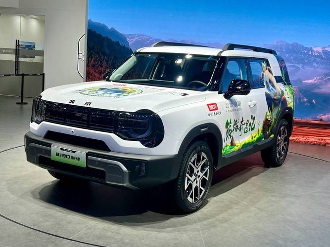 国产三门小型越野车／国产三门汽车