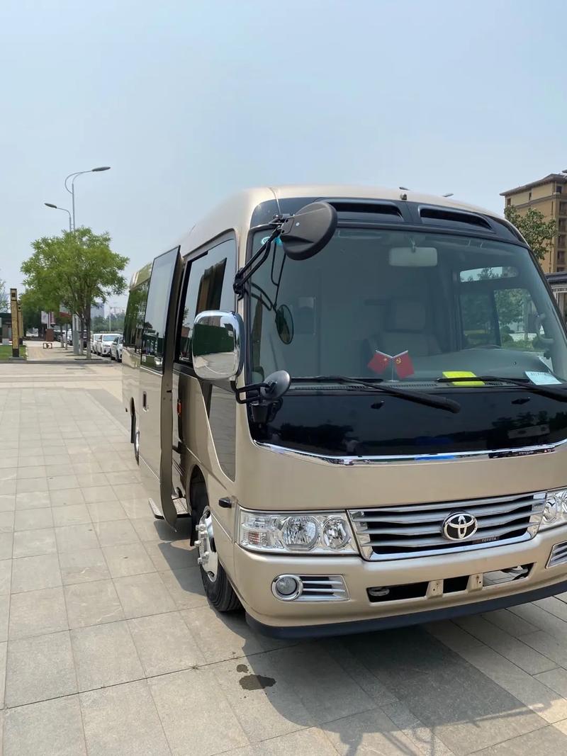 全国二手丰田考斯特／二手丰田考斯特13座商务2017款