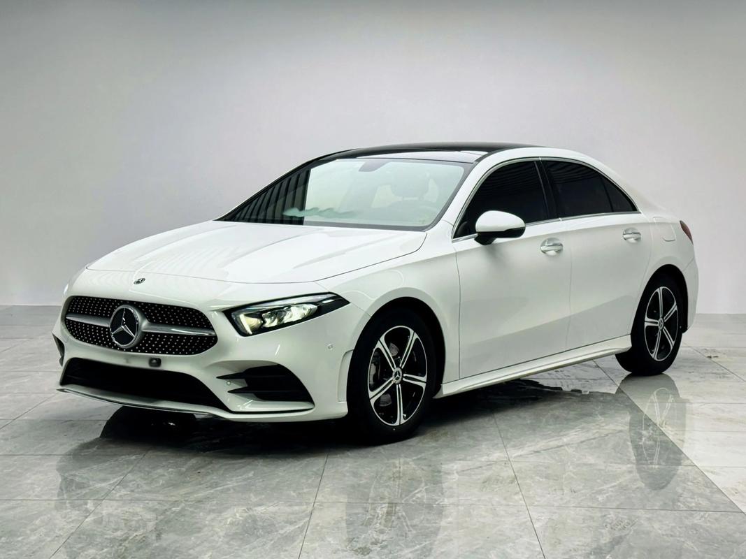 奔驰a200二手车 奔驰300二手车价格表