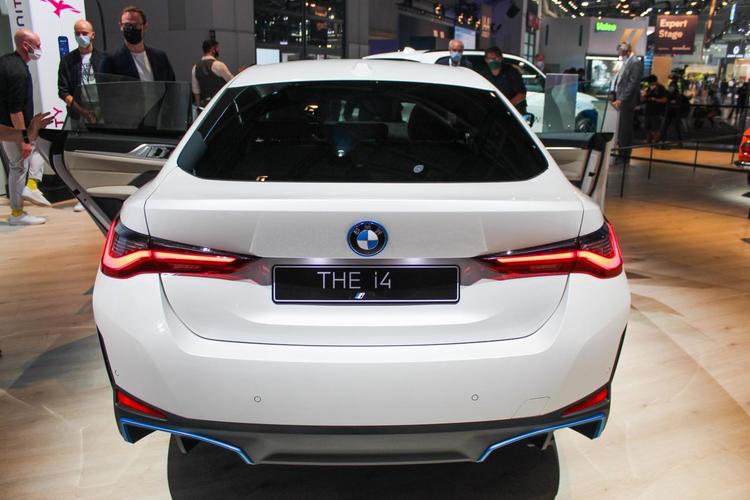 【宝马i4值得买吗,宝马i4估计多少钱】