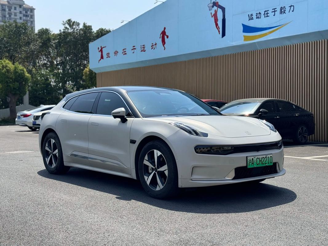 极氪汽车图片(极氪001汽车图片)