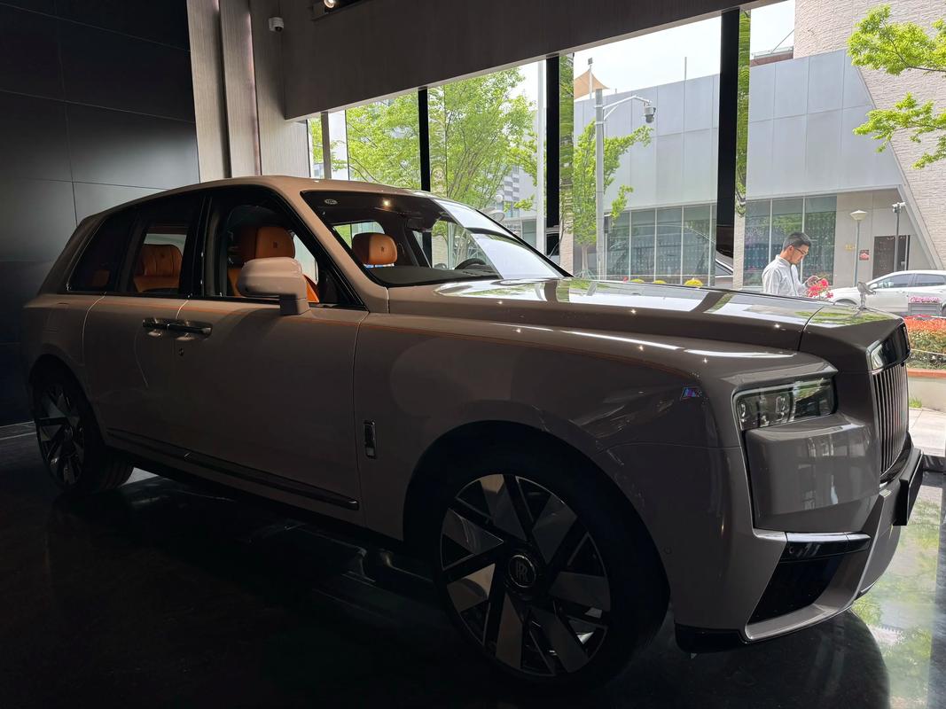 库里南的车是多少钱一个,库里南现车